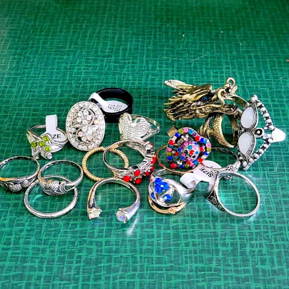 18 piece costume jewelry set